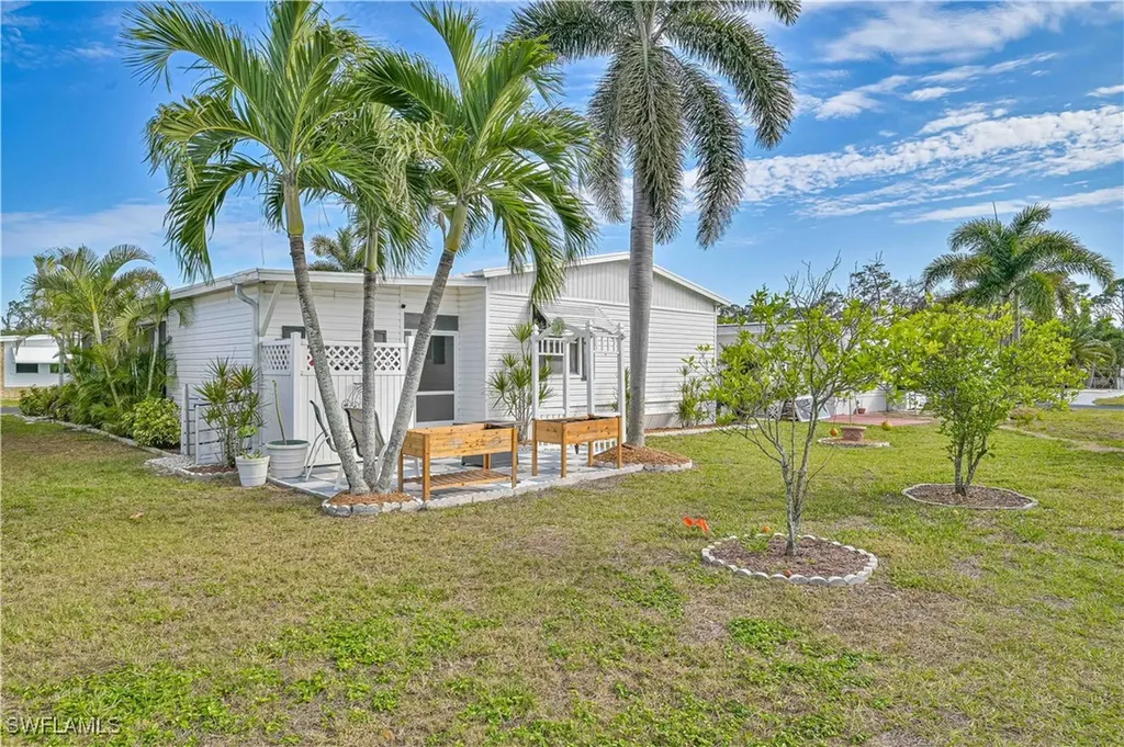 138 Lexington Avenue Fort Myers FL 33908