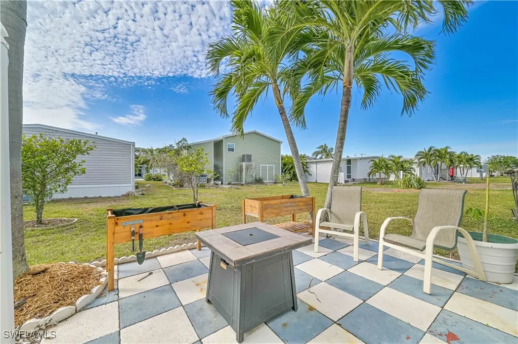 138 Lexington Avenue Fort Myers FL 33908