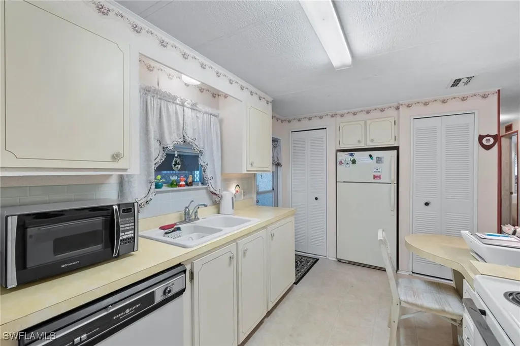 9004 Arbor Drive North Fort Myers FL 33903