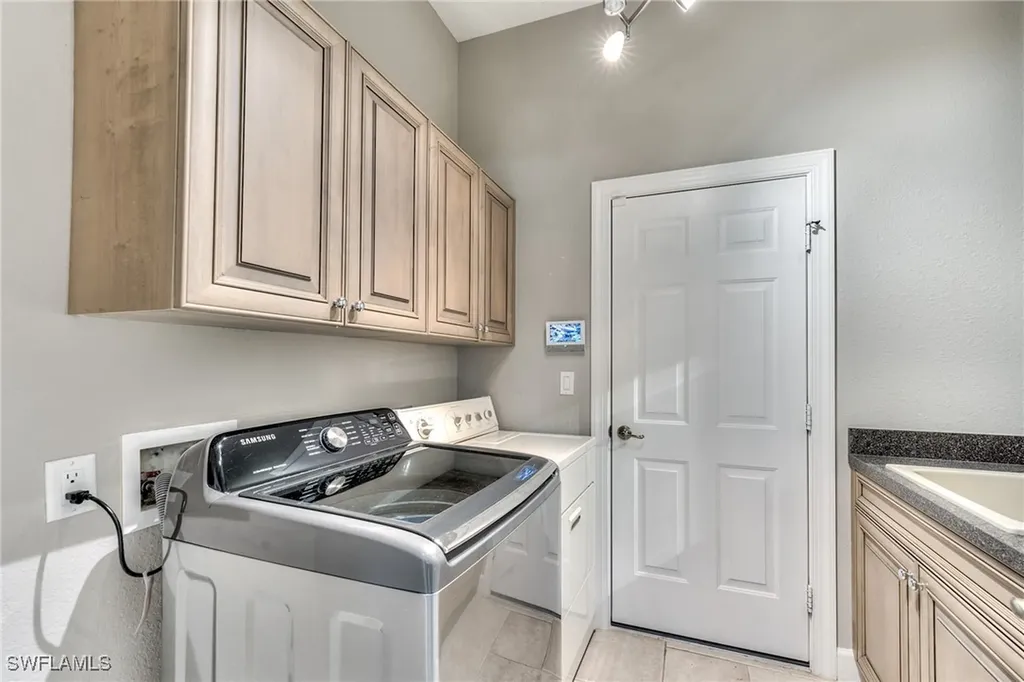 22231 Kenwood Isle Drive Estero FL 34135