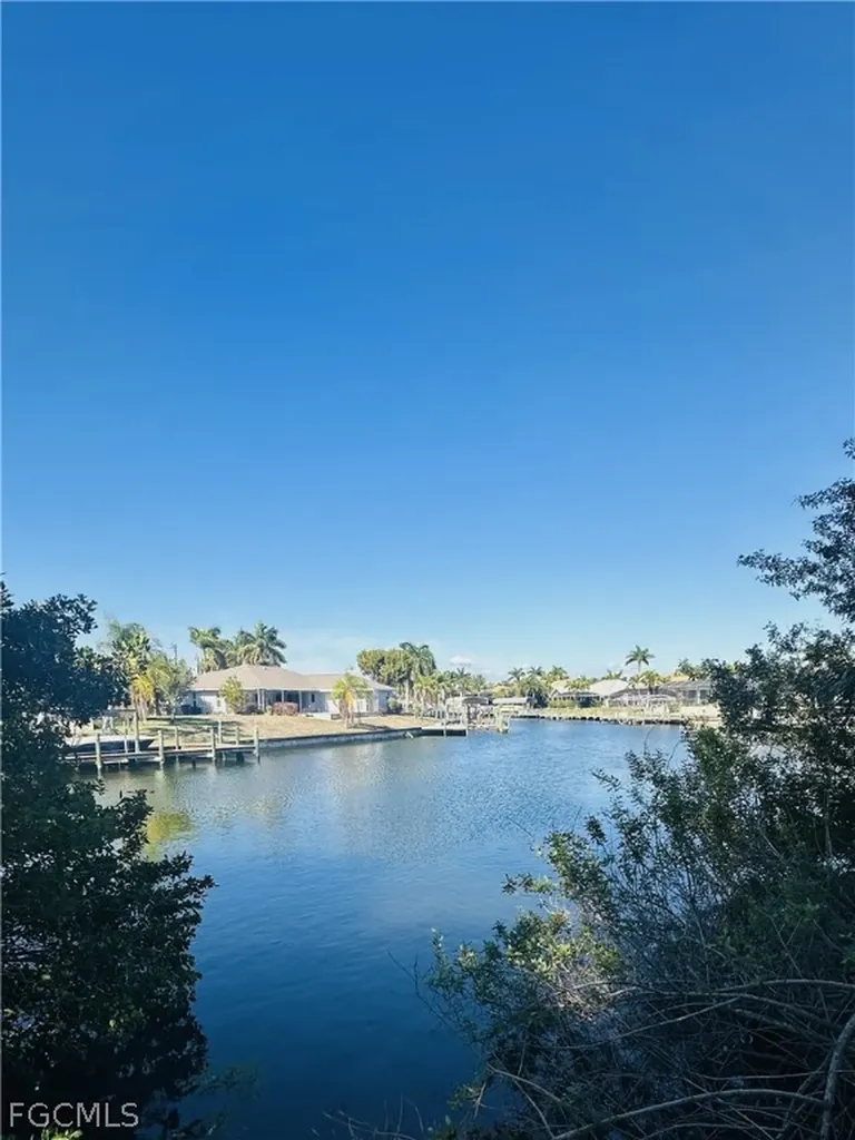 2301 SW 54th Lane Cape Coral FL 33914