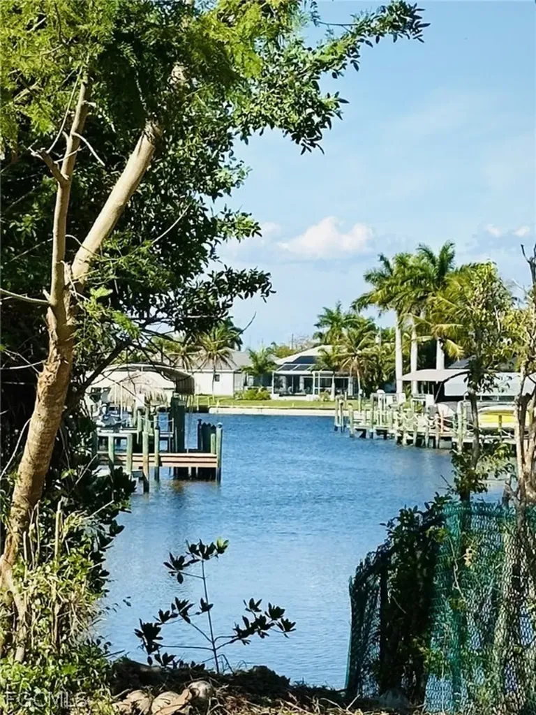 2301 SW 54th Lane Cape Coral FL 33914