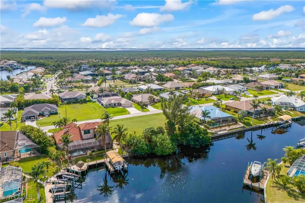 2301 SW 54th Lane Cape Coral FL 33914