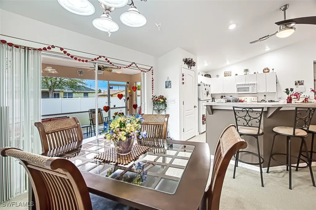 2124 NE 9th Place Cape Coral FL 33909
