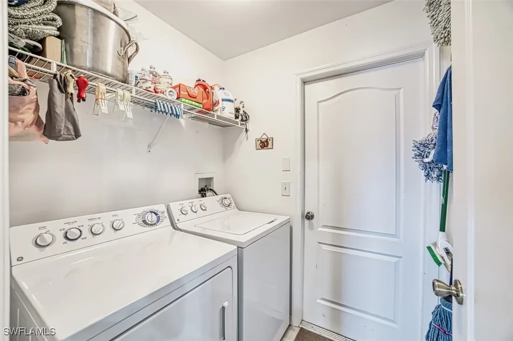 2124 NE 9th Place Cape Coral FL 33909