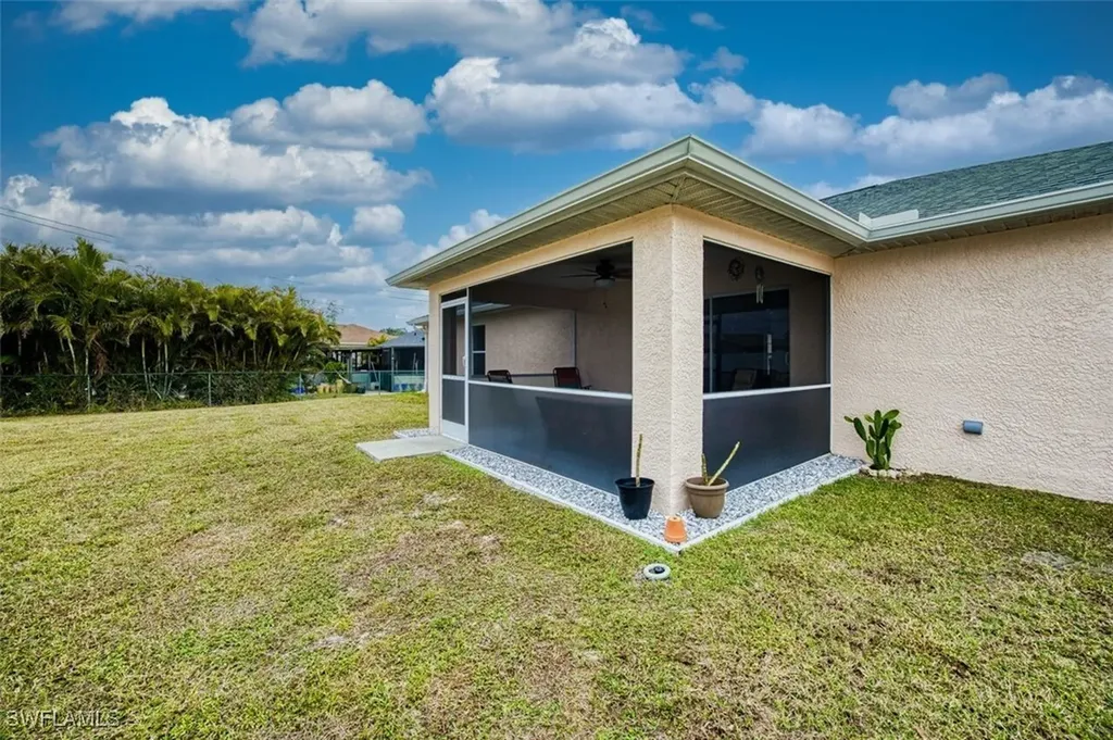 2124 NE 9th Place Cape Coral FL 33909