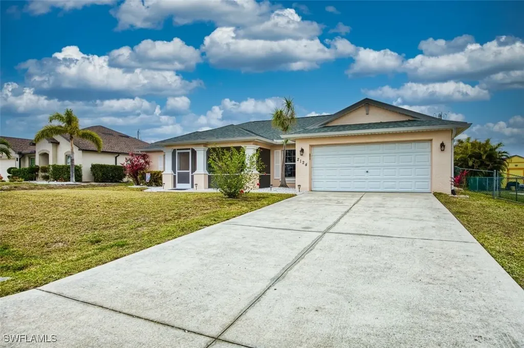 2124 NE 9th Place Cape Coral FL 33909