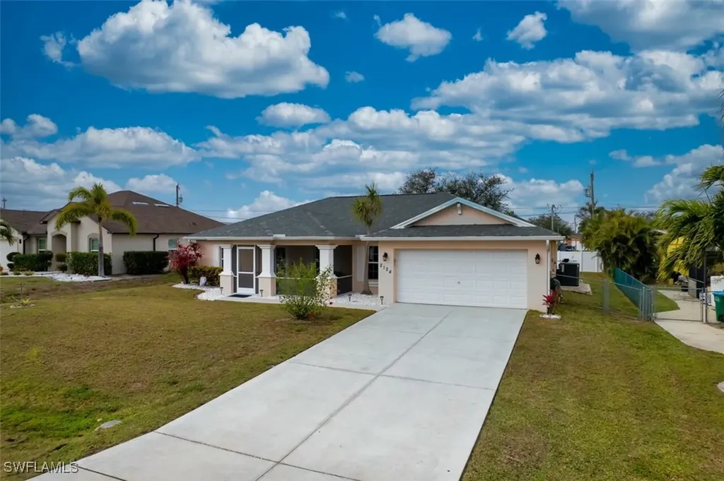 2124 NE 9th Place Cape Coral FL 33909