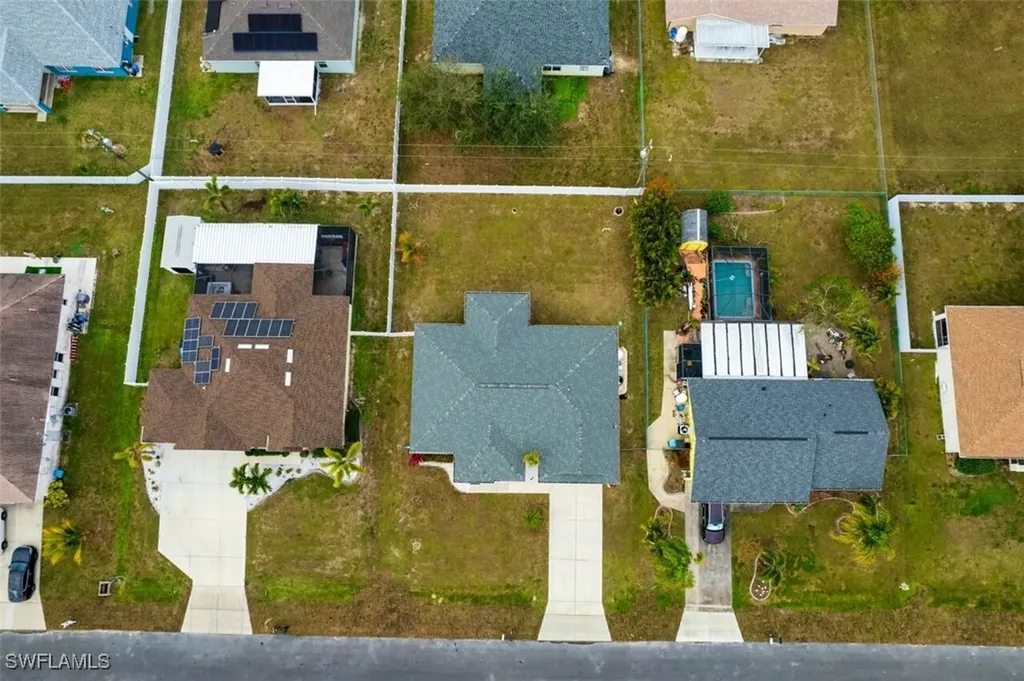 2124 NE 9th Place Cape Coral FL 33909