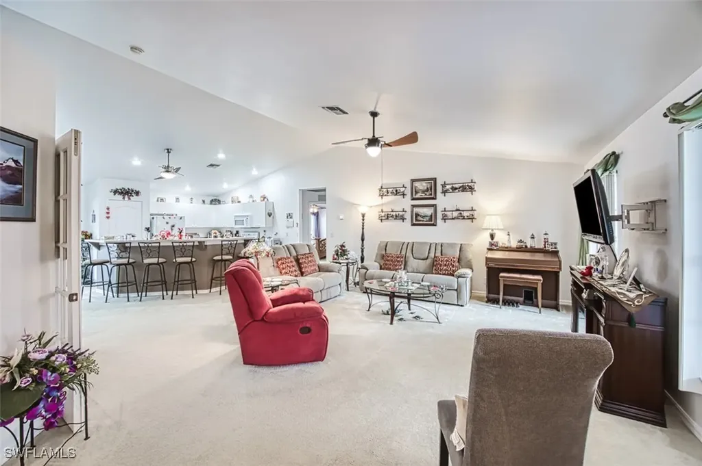 2124 NE 9th Place Cape Coral FL 33909