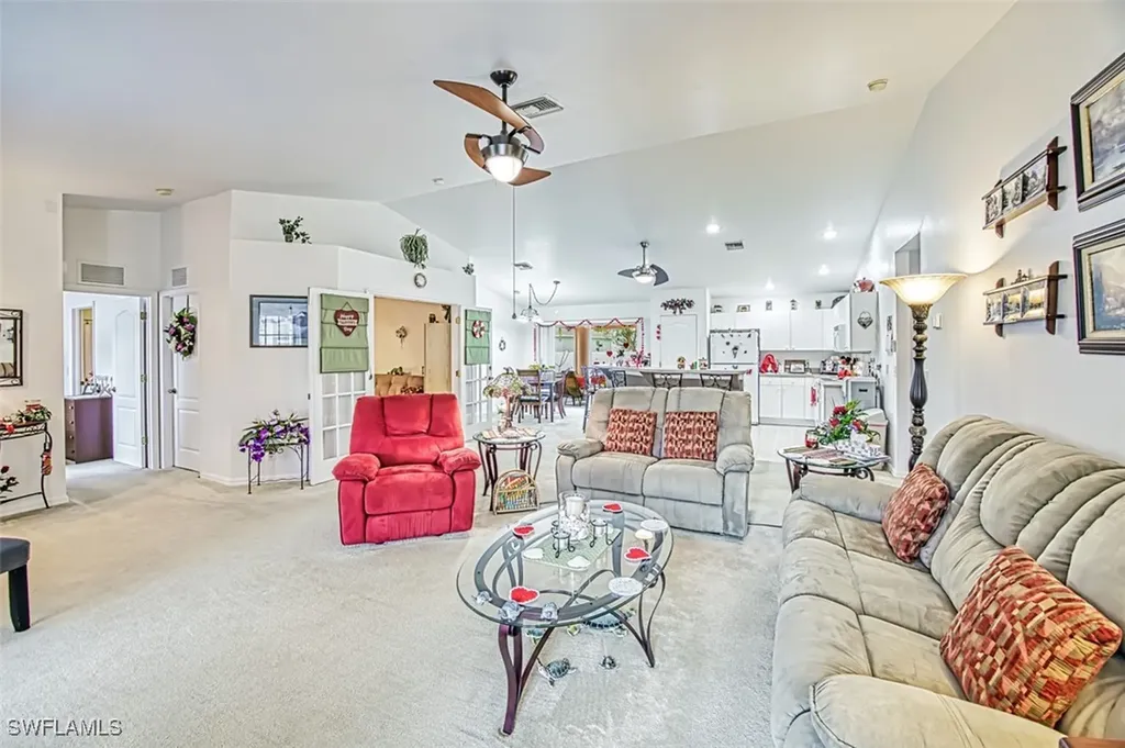 2124 NE 9th Place Cape Coral FL 33909