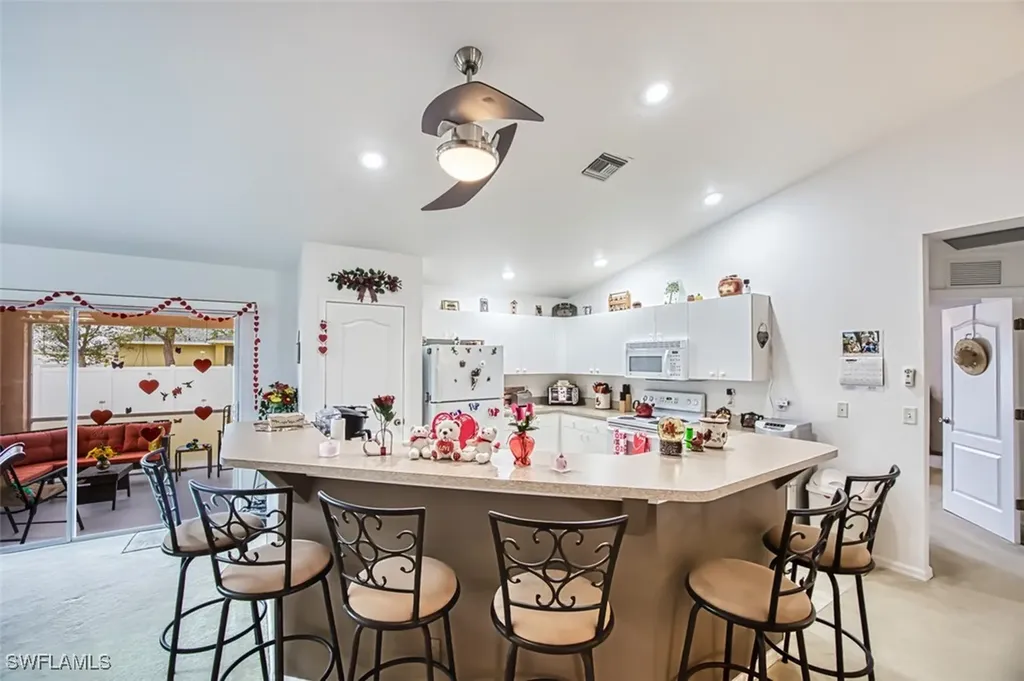 2124 NE 9th Place Cape Coral FL 33909