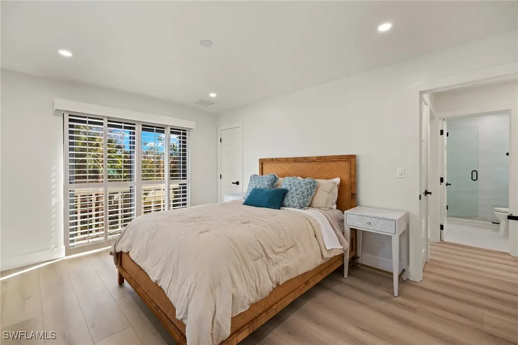 996 Greenwood Court N Sanibel FL 33957