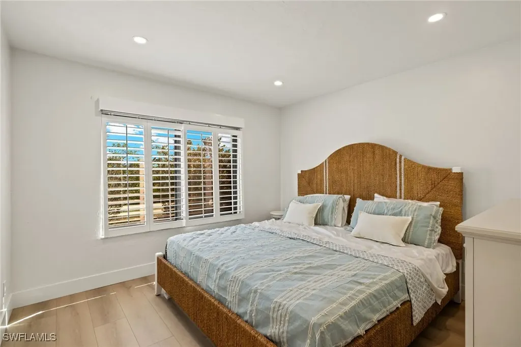 996 Greenwood Court N Sanibel FL 33957