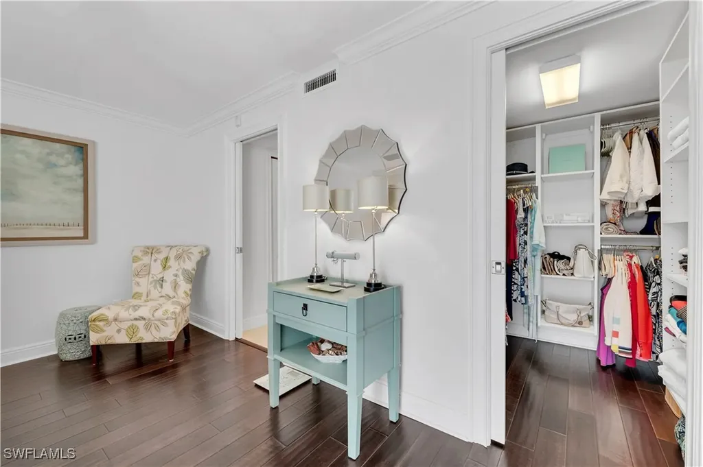 300 Park Shore Drive Naples FL 34103