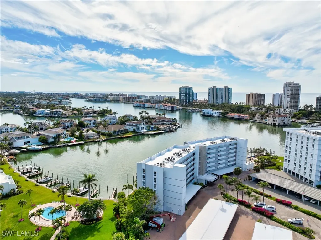 300 Park Shore Drive Naples FL 34103