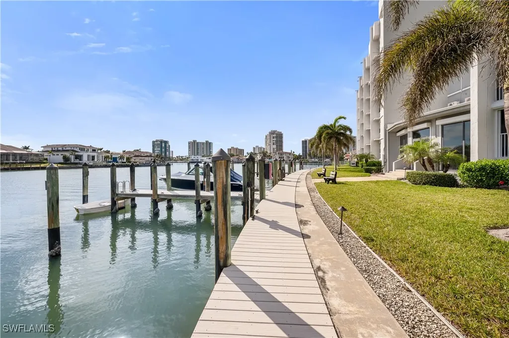 300 Park Shore Drive Naples FL 34103