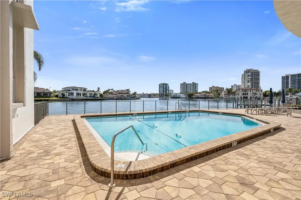300 Park Shore Drive Naples FL 34103