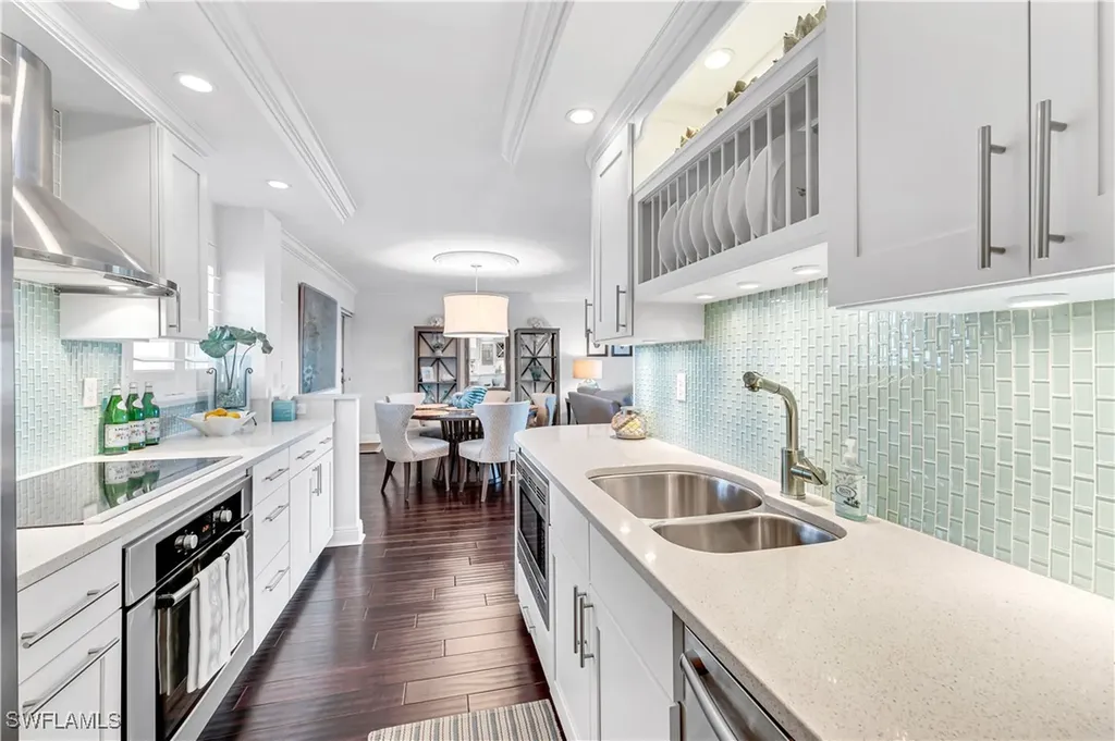 300 Park Shore Drive Naples FL 34103