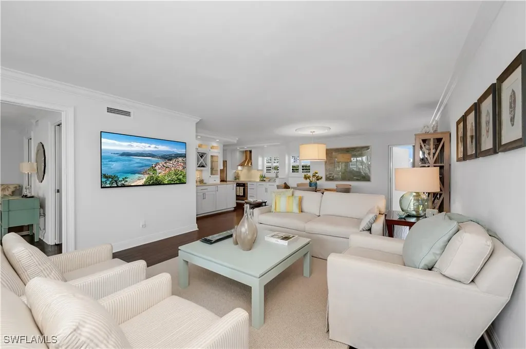 300 Park Shore Drive Naples FL 34103