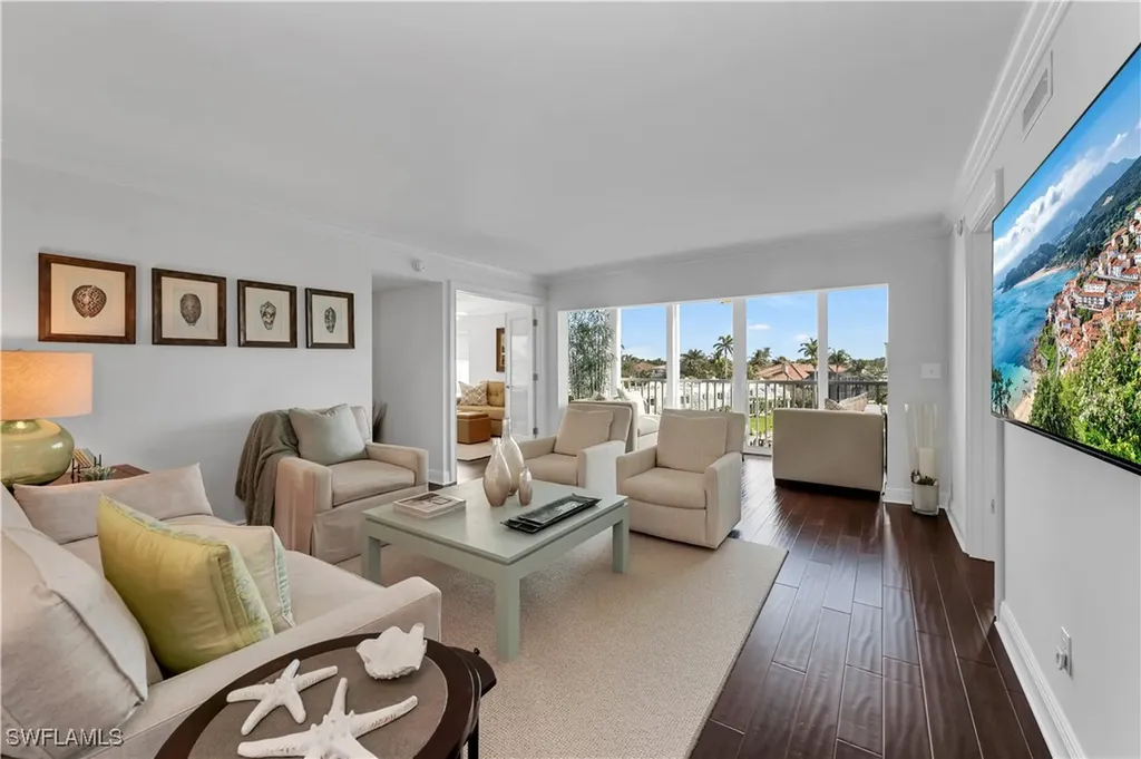 300 Park Shore Drive Naples FL 34103