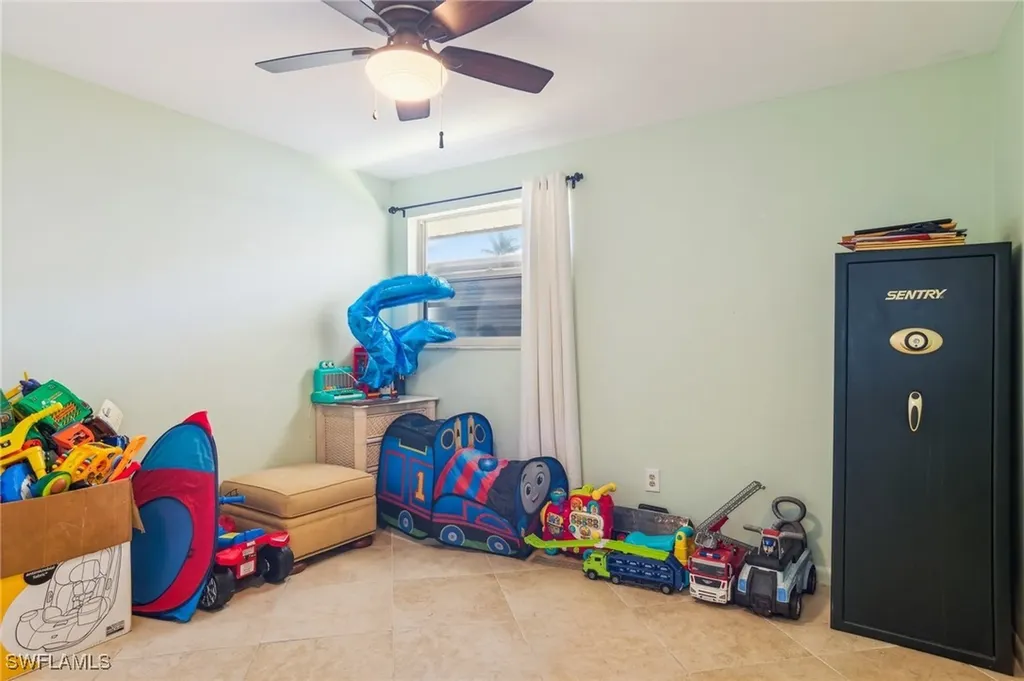 4436 Lakewood Boulevard Naples FL 34112
