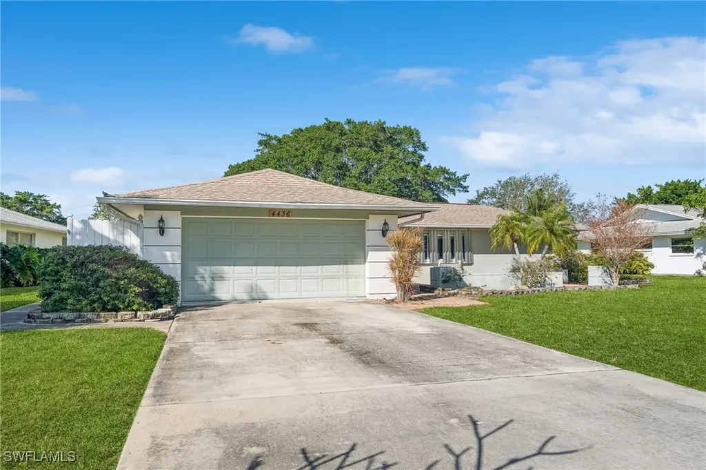 4436 Lakewood Boulevard Naples FL 34112