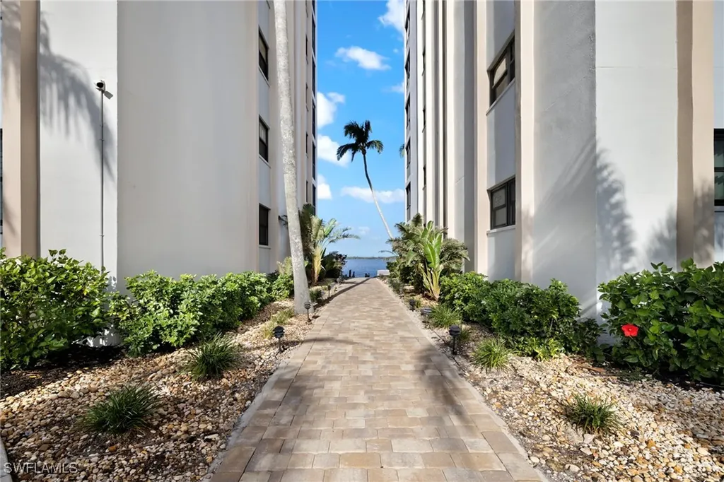 1925 Clifford Street Fort Myers FL 33901