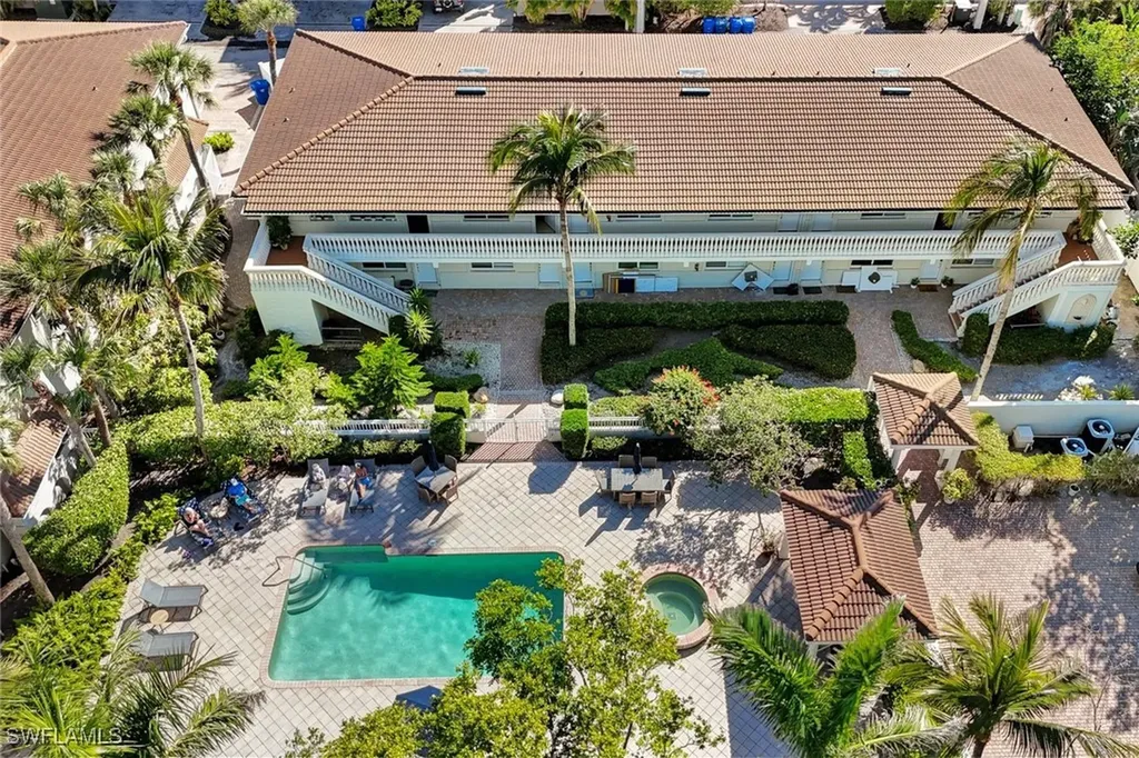 950 7th Avenue S Naples FL 34102