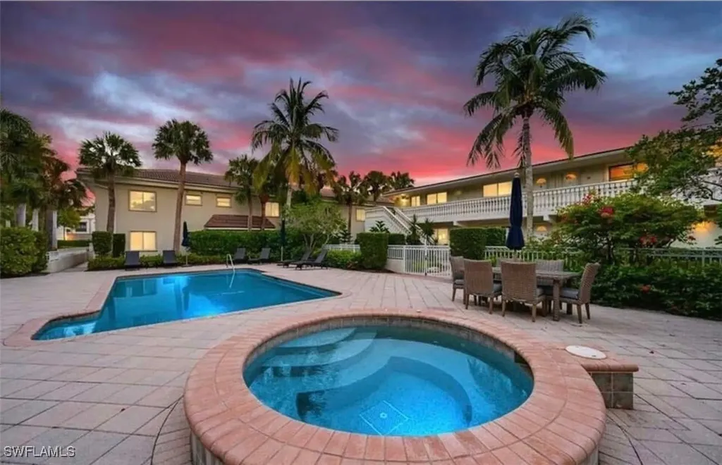 950 7th Avenue S Naples FL 34102