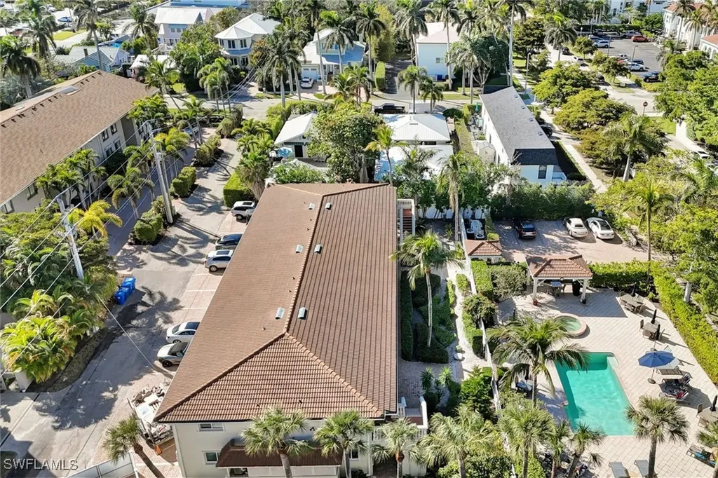 950 7th Avenue S Naples FL 34102