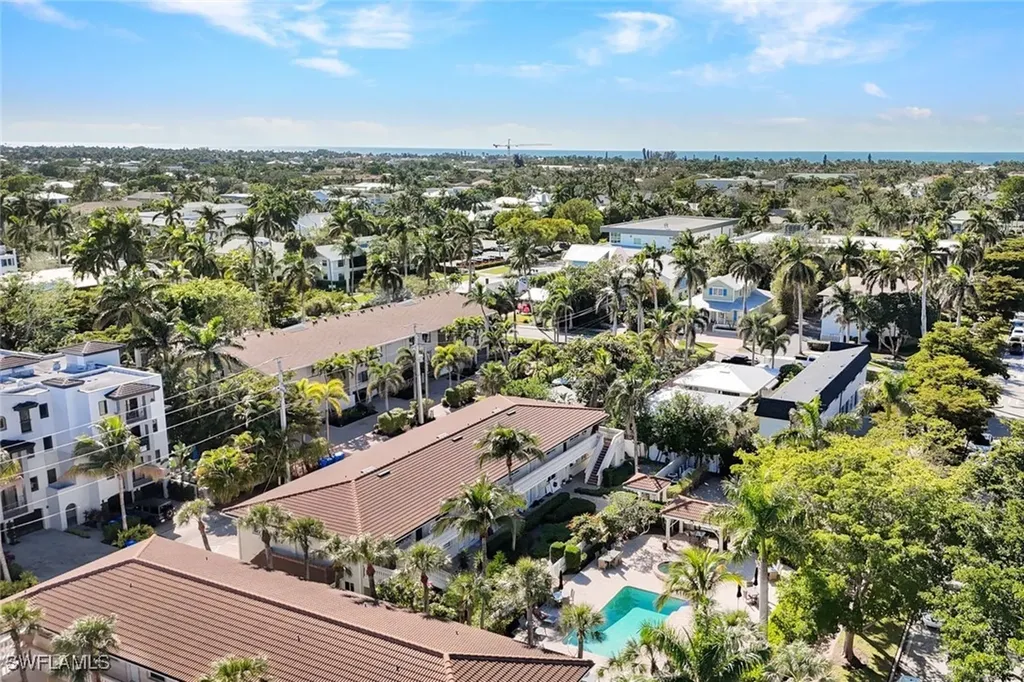 950 7th Avenue S Naples FL 34102