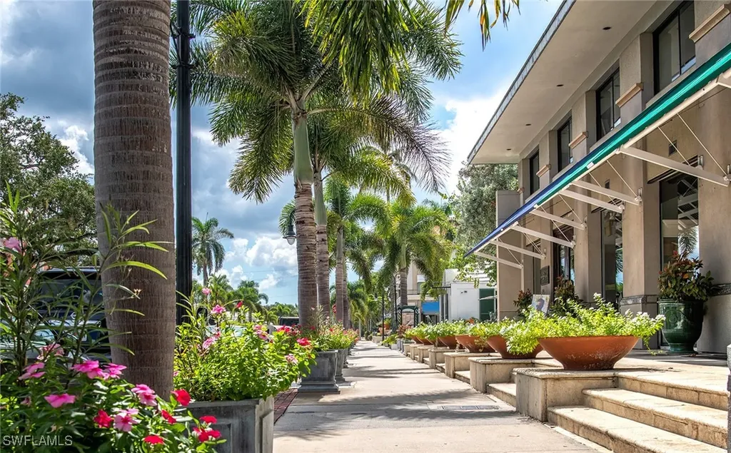 950 7th Avenue S Naples FL 34102
