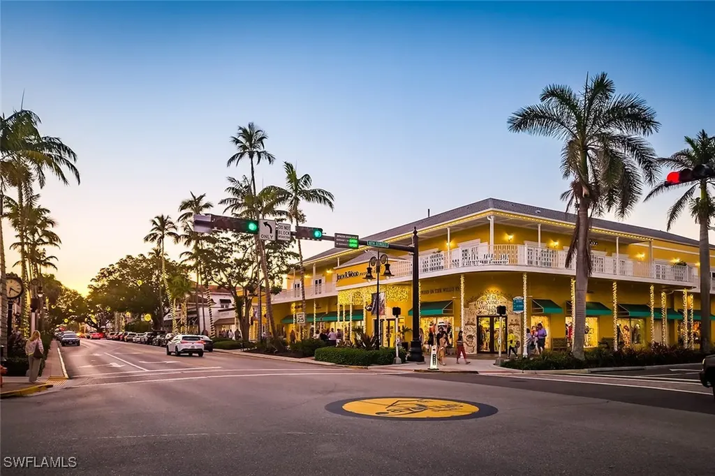 950 7th Avenue S Naples FL 34102