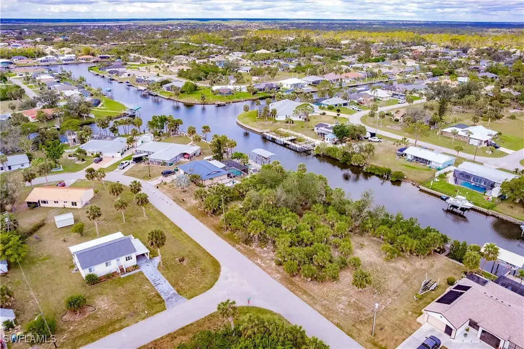 18286 Burkholder Circle Port Charlotte FL 33948