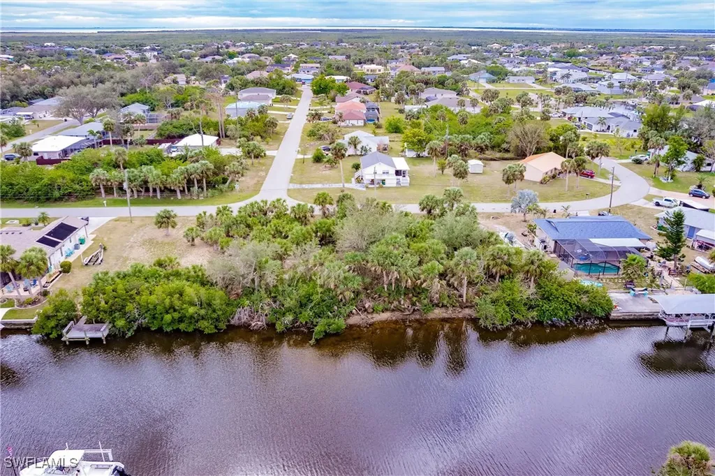 18286 Burkholder Circle Port Charlotte FL 33948