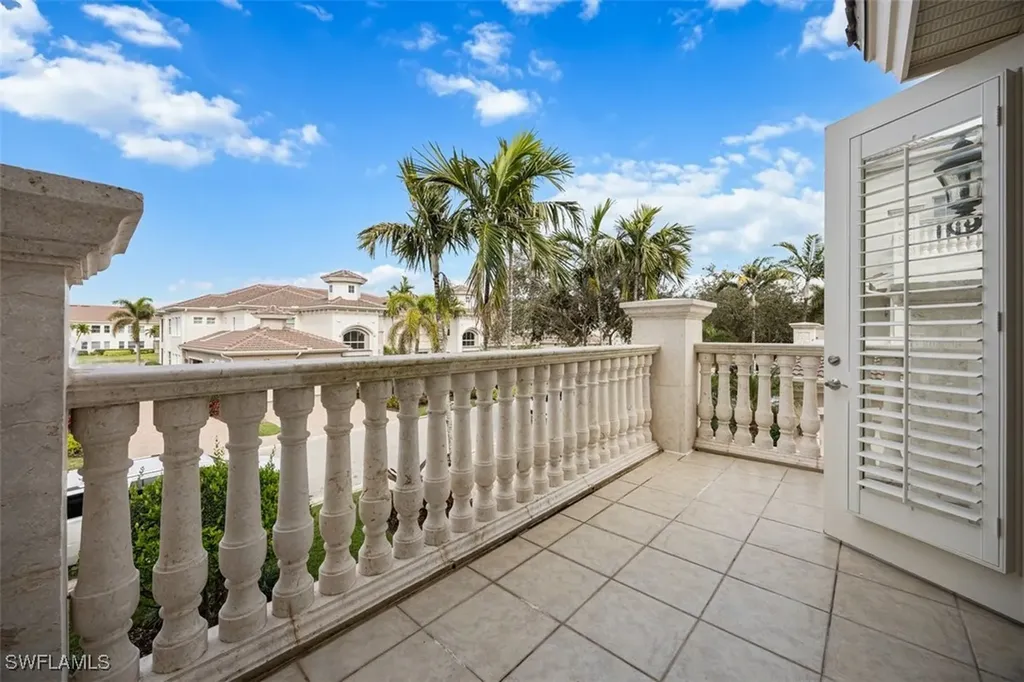 580 Avellino Isle Circle Naples FL 34119