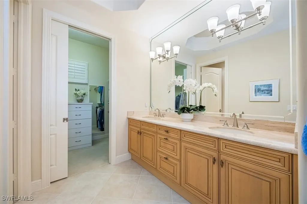 580 Avellino Isle Circle Naples FL 34119