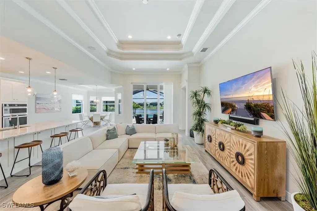 Naples FL, 8918 Redonda Drive