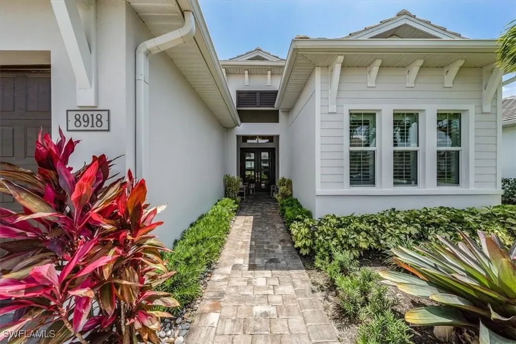 8918 Redonda Drive Naples FL 34114