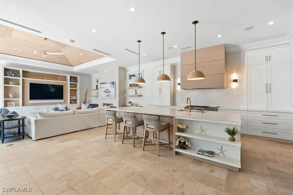 173 9th Avenue S Naples FL 34102