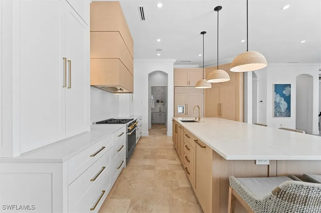 173 9th Avenue S Naples FL 34102