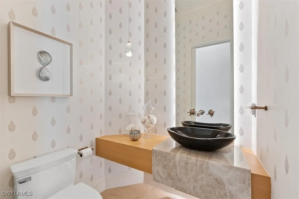 173 9th Avenue S Naples FL 34102