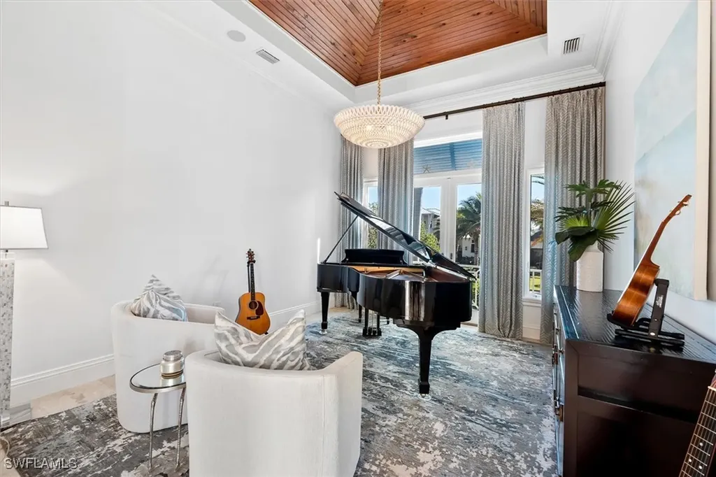 173 9th Avenue S Naples FL 34102