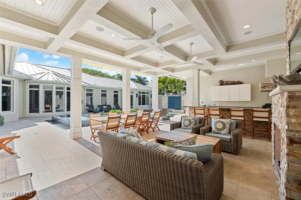 173 9th Avenue S Naples FL 34102