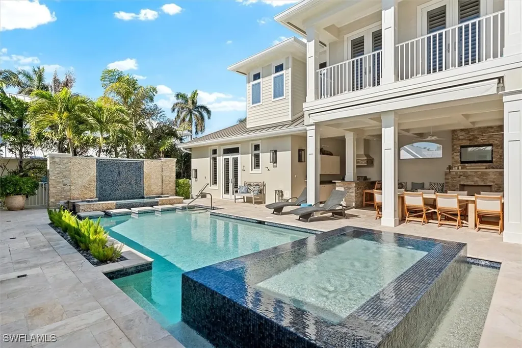 173 9th Avenue S Naples FL 34102