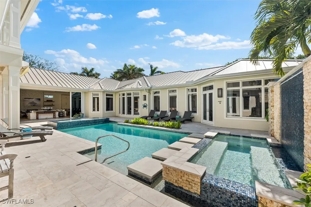 173 9th Avenue S Naples FL 34102