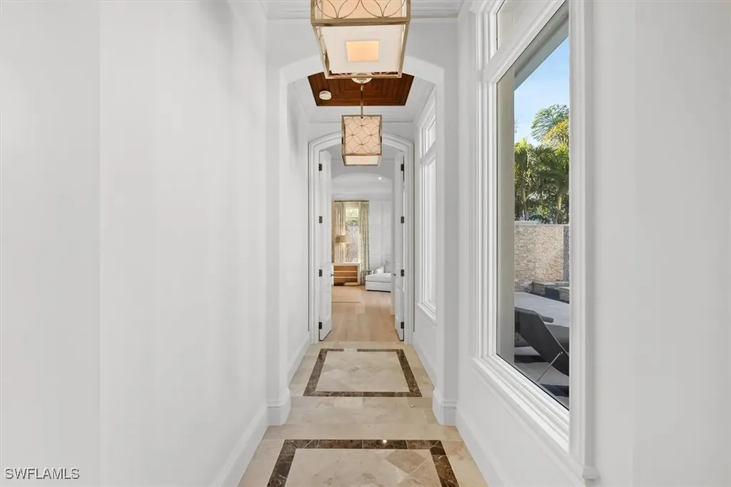 173 9th Avenue S Naples FL 34102