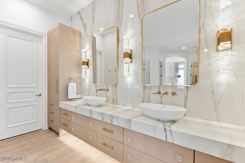 173 9th Avenue S Naples FL 34102