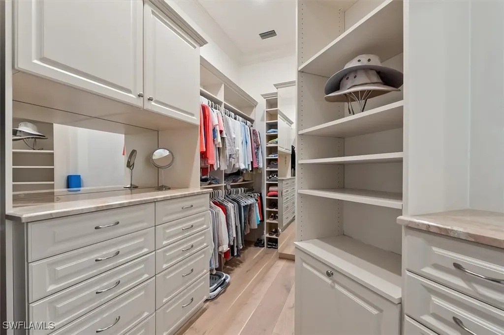 173 9th Avenue S Naples FL 34102